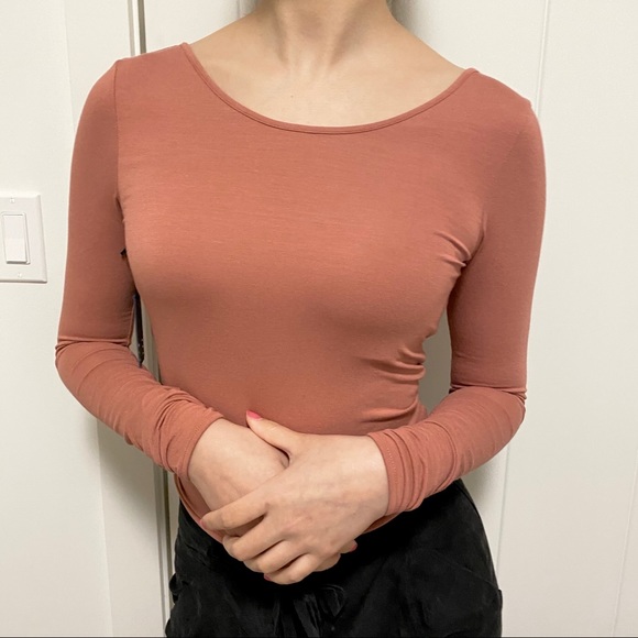 Aritzia wrap top - Picture 2 of 4